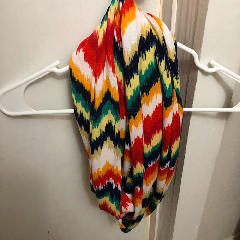🍄 3 for $20 Multicolor chevron infinity scarf
